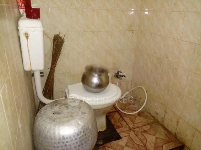 1 BHK Flat In Parthasarathy Apartments For Sale In Triplicane