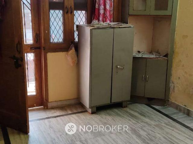 1 BHK Flat In Standalone Buiding for Rent In Sector 12