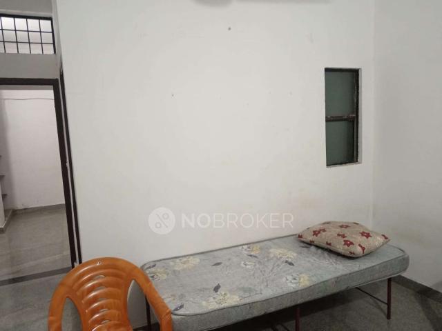 1 BHK Flat In Standalone Building for Rent In Banjara Hills