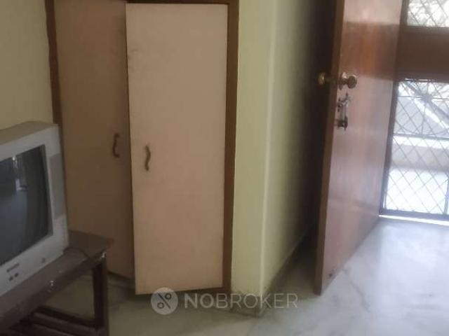 1 BHK Flat In Standalone Building for Rent In Dlf Phase 3