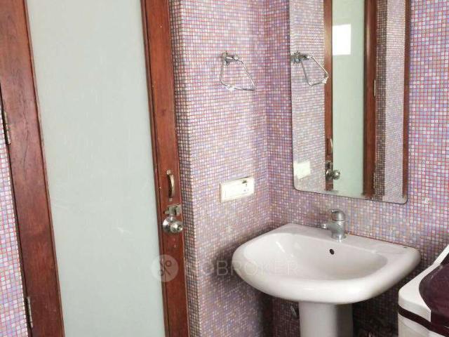 1 BHK Flat In Standalone Building for Rent In Sector 45