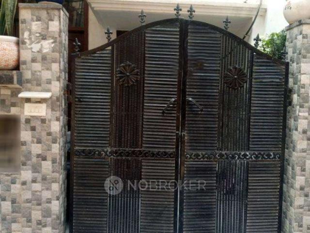 1 BHK Flat In Standalone Building for Rent In Sector 43