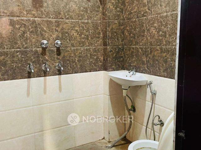 1 BHK Flat In Standalonebuilding for Rent In Sector 57
