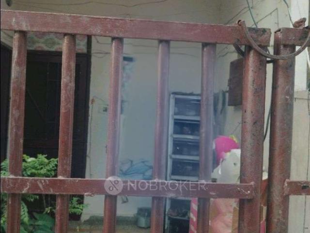 1 BHK Flat In Standlone Building for Rent In Sector 17