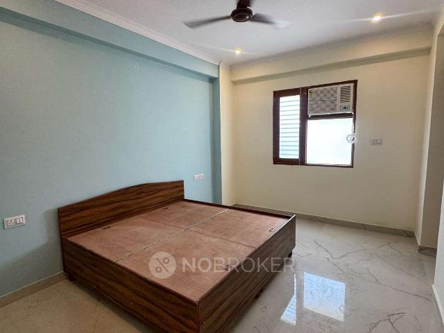 1 BHK Flat In Standlone Building for Rent In Sector 18