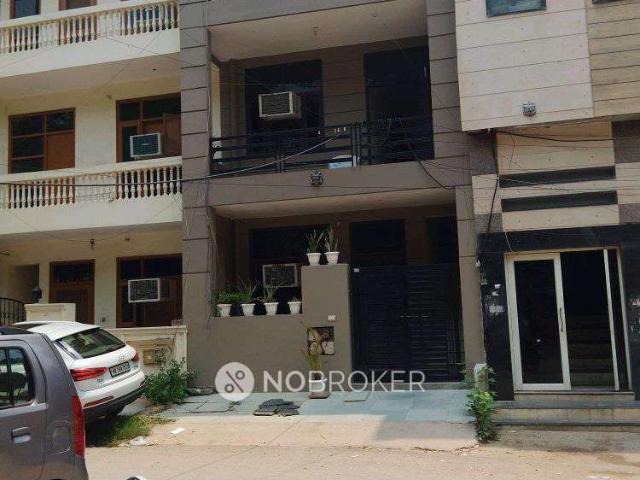 1 BHK Flat In Standlone Building for Rent In Sector 30