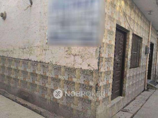 1 BHK Flat In Dharampal Apartment for Rent In Sector 52