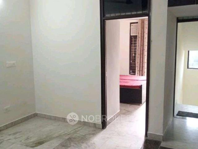 1 BHK Flat In Stadalone Building for Rent In Sector 45