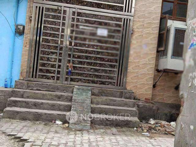 1 BHK Flat In Stnadalone Building for Rent In Sector 50