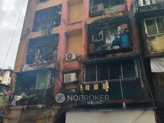 1 BHK Flat In Sulthan Building For Sale In Nagpada