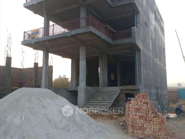 1 BHK Flat In Satndlone Building for Rent In Sector 85