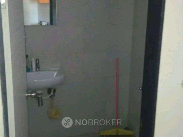 1 BHK Flat In Shree Niwas Tower City View For Sale In Lower Parel