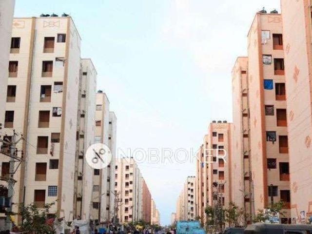 1 BHK Flat In Tamilnadu Slum Clearance Board, Perumbakkam For Sale In Perumbakkam Main Road