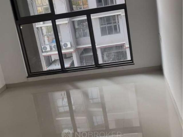 2 BHK Flat In Uk Iridium For Sale In Kandivali East, Mumbai