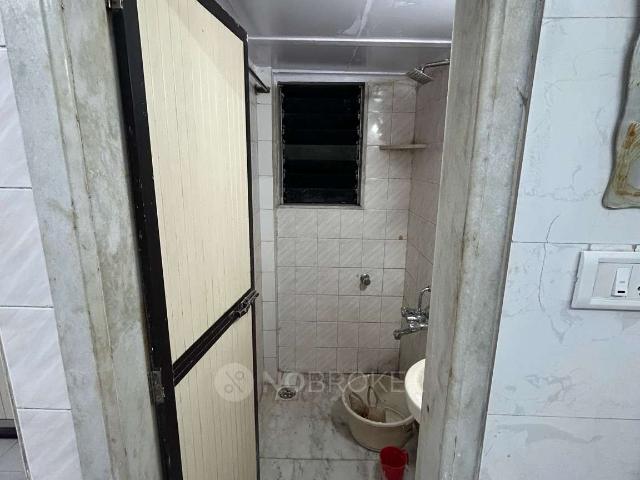 1 BHK Flat In Versova Manish Chs for Rent In Andheri West