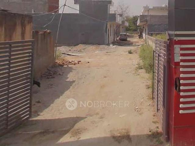 1 BHK House for Rent In Hfmp+9j8, Vaidpura, Greater Noida