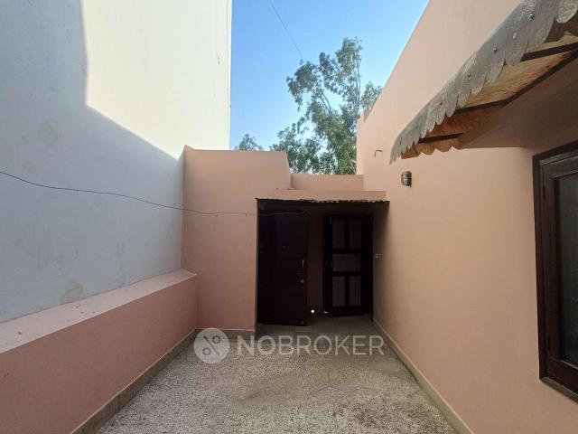 1 BHK House for Rent In Janakpuri