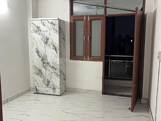 1 BHK Independent Builder Floor in Mahavir Enclave for rent New Delhi. The reference number is 14039582