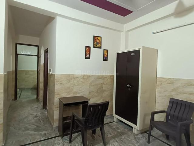 1 BHK Independent Builder Floor in Mayur Vihar Phase 1 for rent New Delhi. The reference number is 20165211