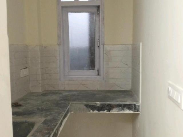 1 BHK Independent Builder Floor in Mayur Vihar Phase 1 for resale New Delhi. The reference number is 19092086