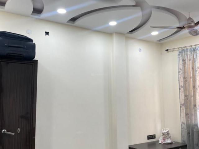 1 BHK Independent Builder Floor in Model Town for rent New Delhi. The reference number is 8981492