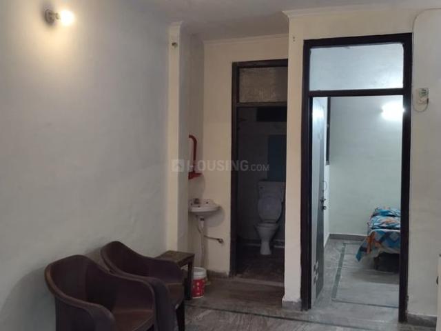 1 BHK Independent Builder Floor in Vishnu Garden for rent New Delhi. The reference number is 20271678