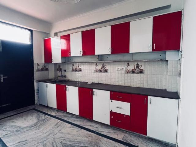 1 BHK Independent Builder Floor in Chhattarpur for rent New Delhi. The reference number is 20148949