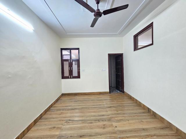 1 BHK Independent Builder Floor in Chhattarpur for rent New Delhi. The reference number is 20555590