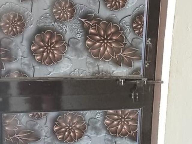 1 BHK Independent Builder Floor in Dummy Locality for rent Dummy City. The reference number is 15045257