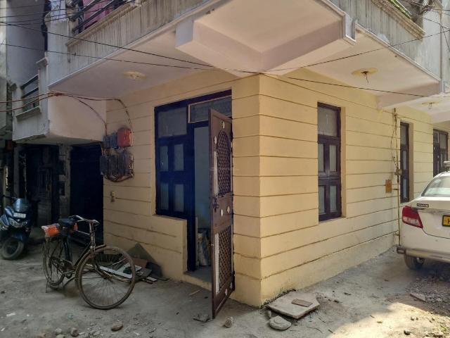 1 BHK Independent Builder Floor in Dwarka Mor for resale New Delhi. The reference number is 16527756