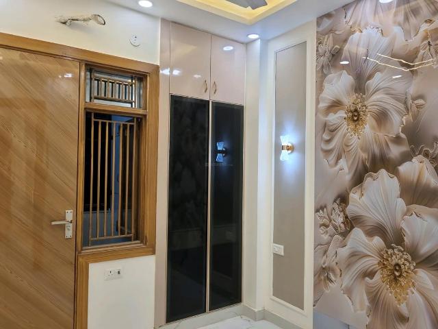 1 BHK Apartment in Dwarka Mor for resale New Delhi. The reference number is 20444934