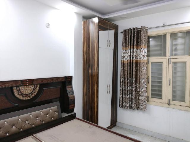 1 BHK Independent Builder Floor in Dwarka Mor for resale New Delhi. The reference number is 20570303