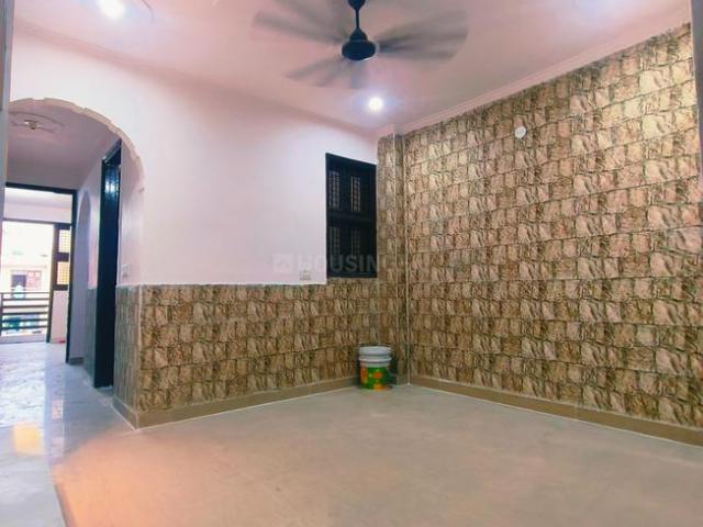 1 BHK Independent Builder Floor in Dwarka Mor for resale New Delhi. The reference number is 20594402