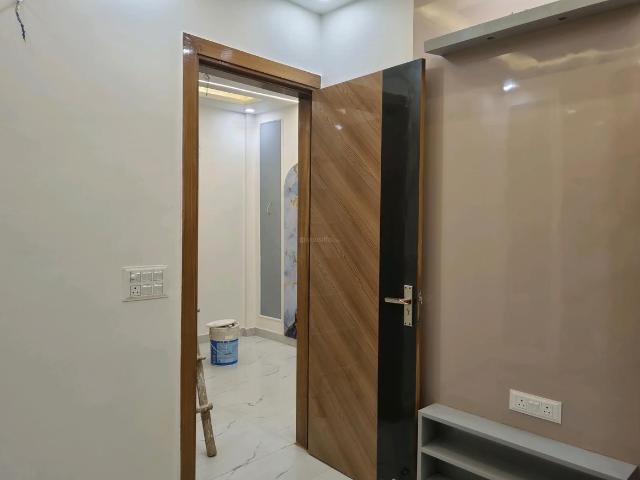 1 BHK Apartment in Dwarka Mor for resale New Delhi. The reference number is 20281649