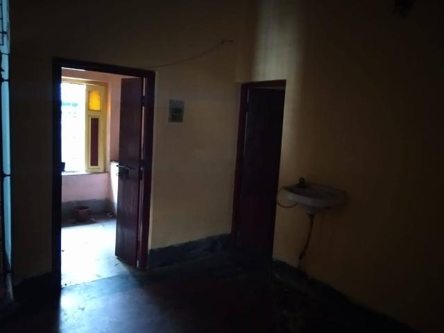1 BHK Independent Builder Floor in Dankuni for rent Hooghly. The reference number is 4782895