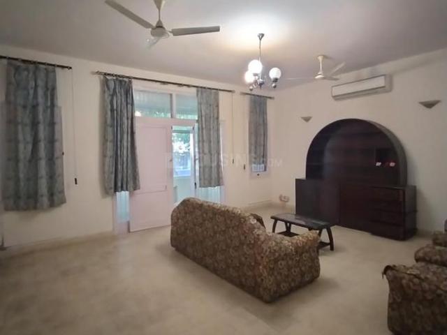 1 BHK Independent Builder Floor in Defence Colony for rent New Delhi. The reference number is 20618333
