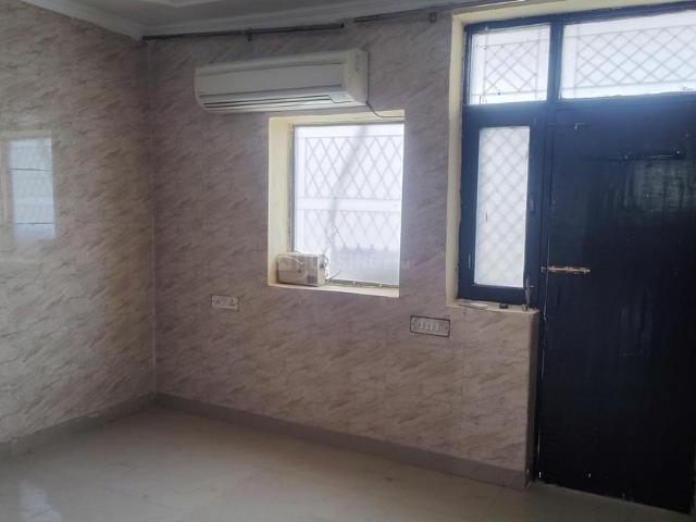 1 BHK Independent Builder Floor in DLF Phase 1 for rent Gurgaon. The reference number is 20258332