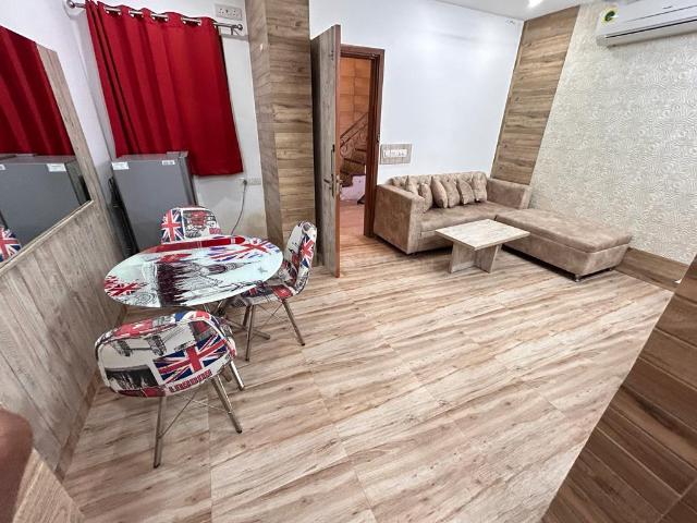 1 BHK Independent Builder Floor in DLF Phase 2 for rent Gurgaon. The reference number is 20150451