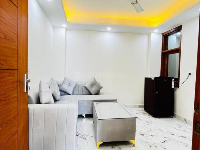 1 BHK Independent Builder Floor in Freedom Fighters Enclave for rent New Delhi. The reference number is 20503339