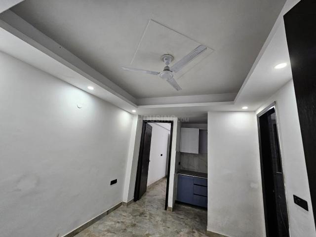 1 BHK Independent Builder Floor in Freedom Fighters Enclave for resale New Delhi. The reference number is 16643740