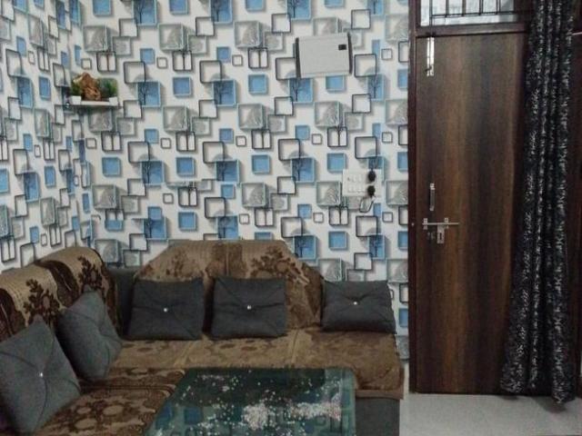 1 BHK Independent Builder Floor in Govindpuram for resale Ghaziabad. The reference number is 18625219