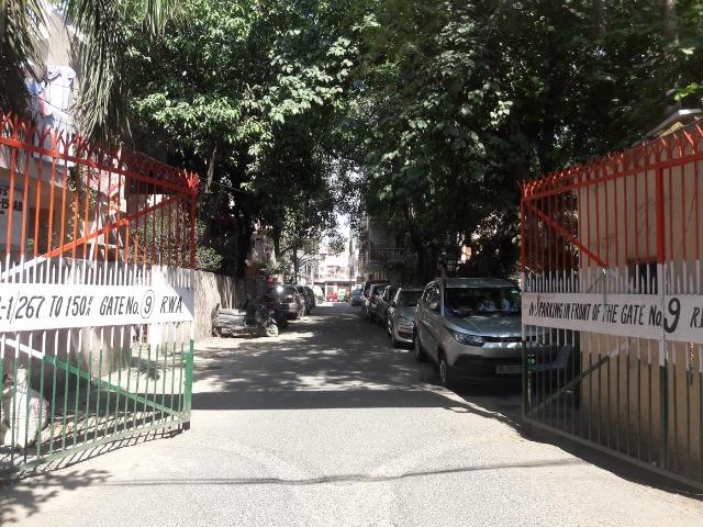 1 BHK Independent Builder Floor in Kalkaji for rent New Delhi. The reference number is 20756530