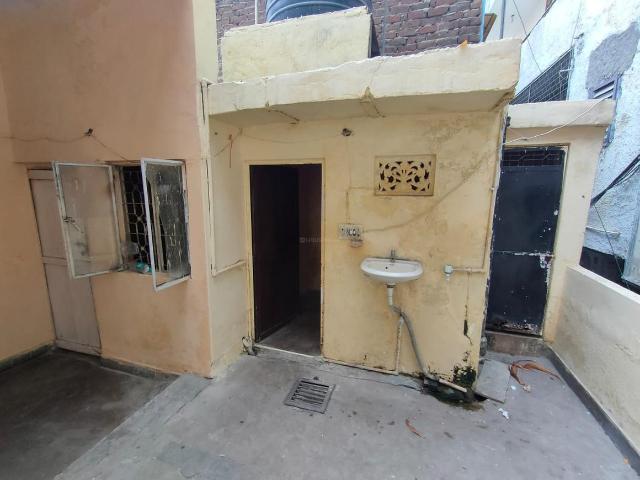 1 BHK Independent Builder Floor in Khanpur for rent New Delhi. The reference number is 9313629