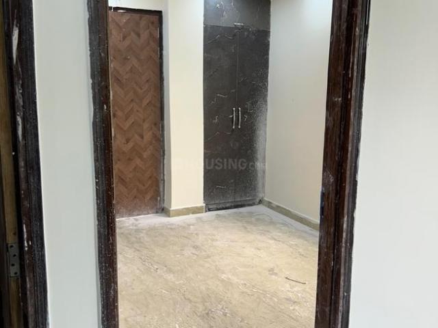 1 BHK Independent Builder Floor in Krishna Nagar for rent New Delhi. The reference number is 20932432
