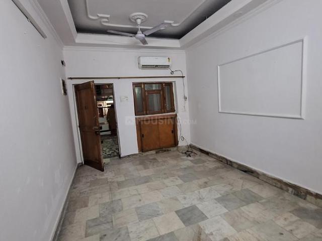 1 BHK Independent Builder Floor in Lajpat Nagar for rent New Delhi. The reference number is 17154649