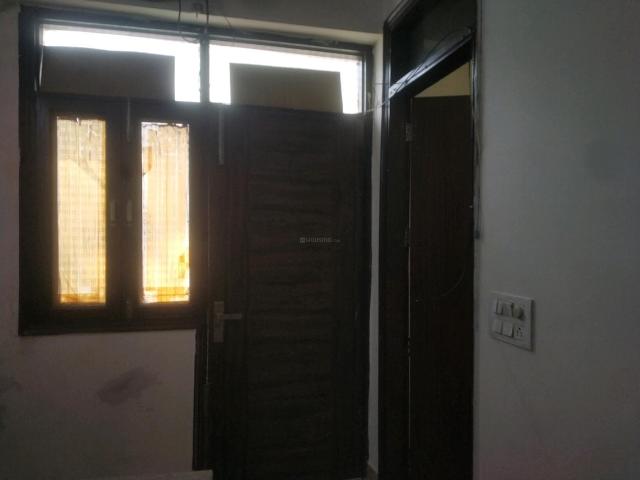1 BHK Independent Builder Floor in Lajpat Nagar for rent New Delhi. The reference number is 19516555