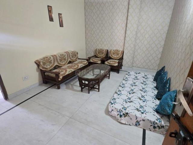 1 BHK Independent Builder Floor in Lajpat Nagar for rent New Delhi. The reference number is 19722625