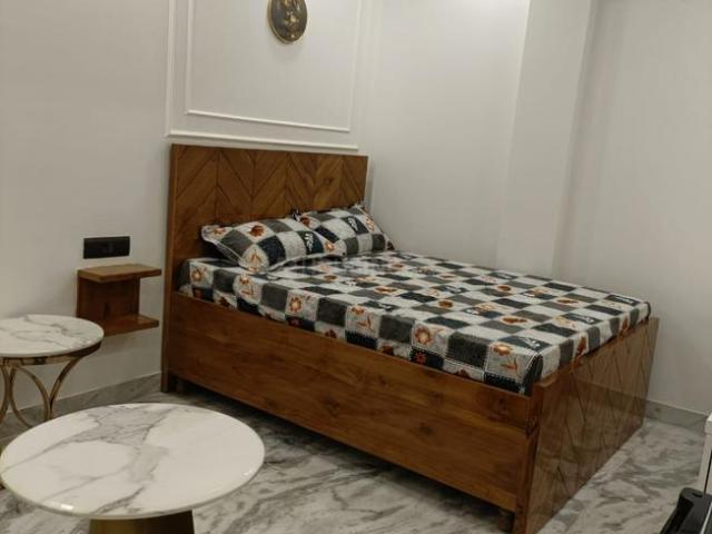 1 BHK Independent Builder Floor in Lajpat Nagar for rent New Delhi. The reference number is 19783158