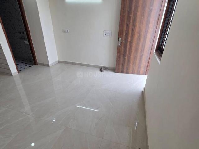 1 BHK Independent Builder Floor in Lajpat Nagar for rent New Delhi. The reference number is 19900209