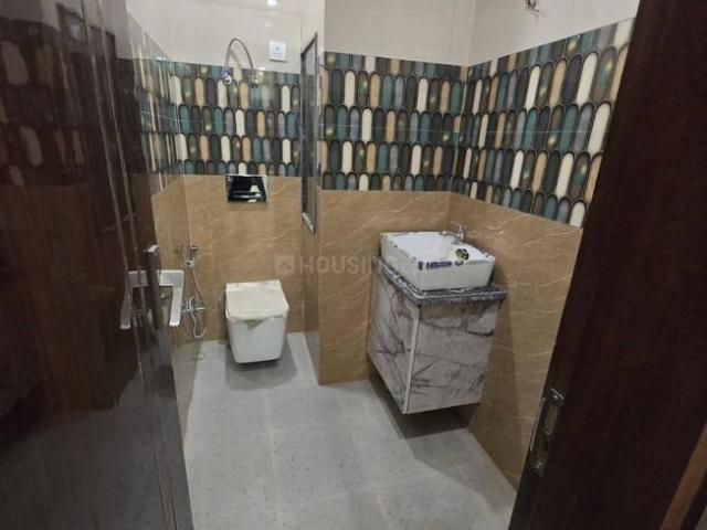 1 BHK Independent Builder Floor in Lajpat Nagar for rent New Delhi. The reference number is 19169038
